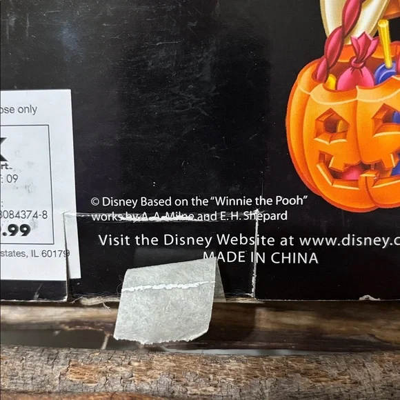 PRE OWNED VINTAGE Disney Winnie the Pooh Lighted Sculpture BEE Costume KMART - Picture 7 of 16